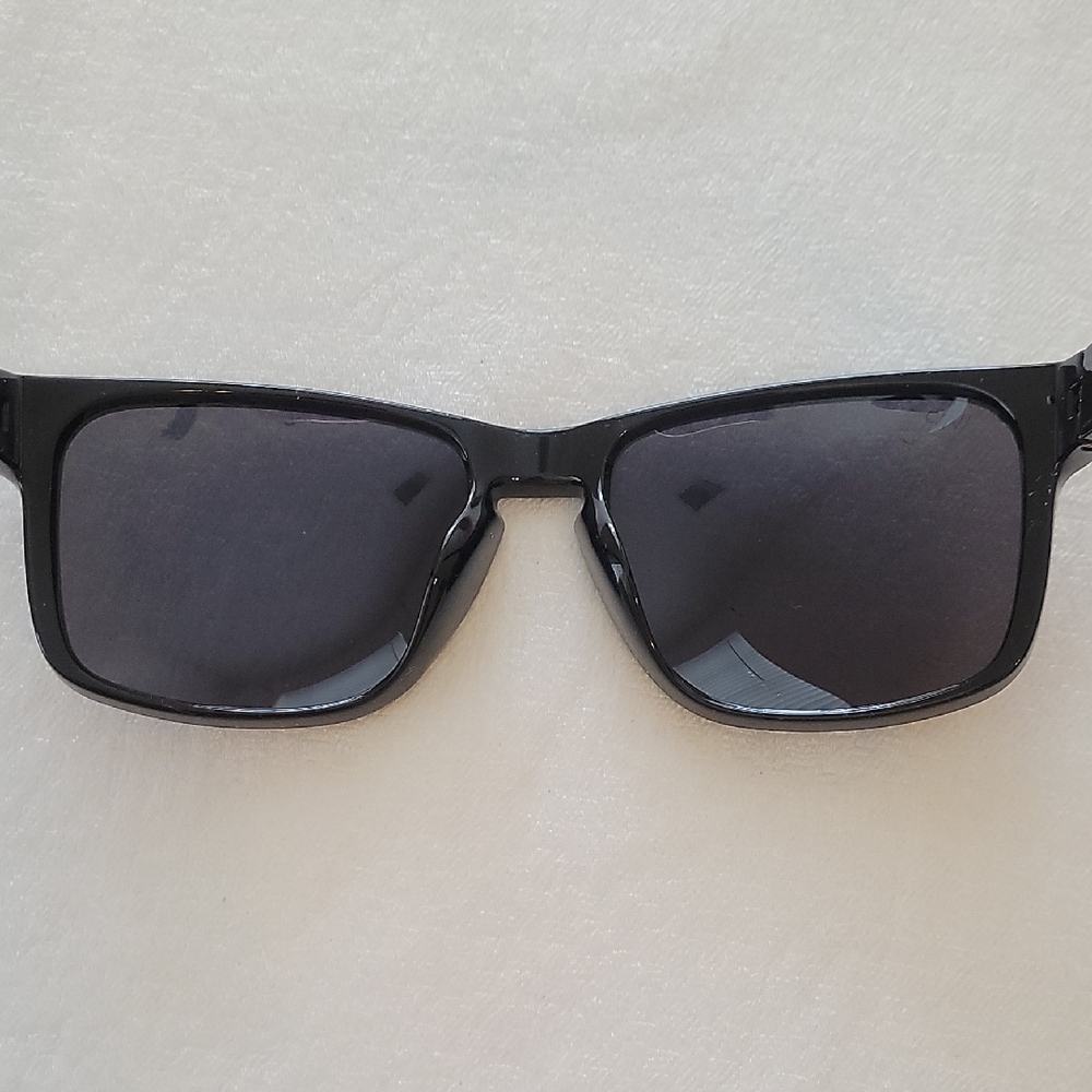 Black Sunglasses - Picture 6 of 11